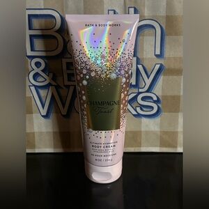 Bath & Body Works Champagne Toast Ultimate Hydration Body Cream